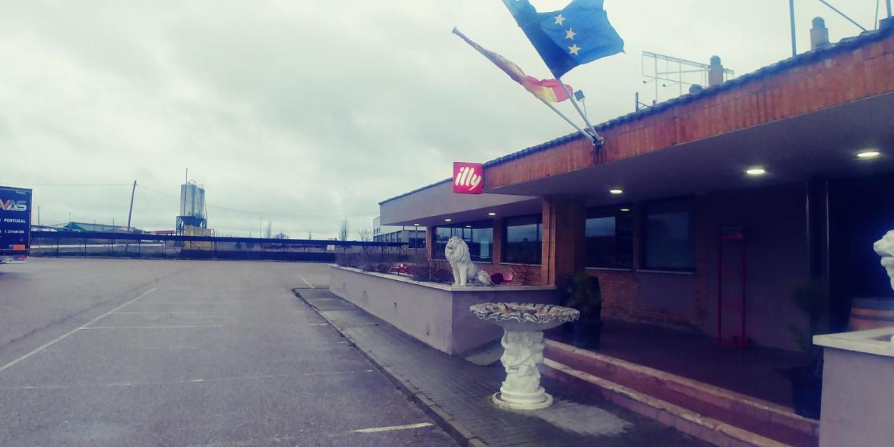 Hotel Ria De Vigo "Tierra De Campos" Becilla de Valderaduey Dış mekan fotoğraf
